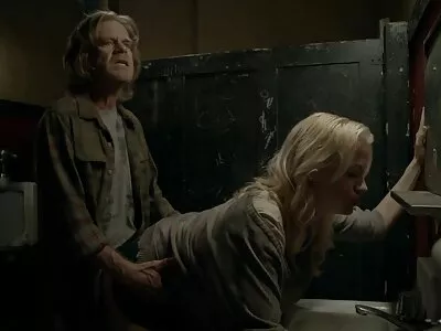 MILF doigte sa chatte vibromasseur pendant les rapports sexuels avec un voyeur sex arabe jeune amant