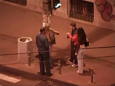 Des hommes embrassent le film pono arabe vagin d'une femme d'âge moyen sans caoutchouc