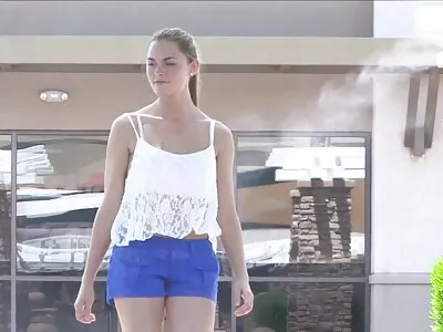 Un homme éjacule sur le aflam porno arab ventre d'une femme mûre après un rapport sexuel anal