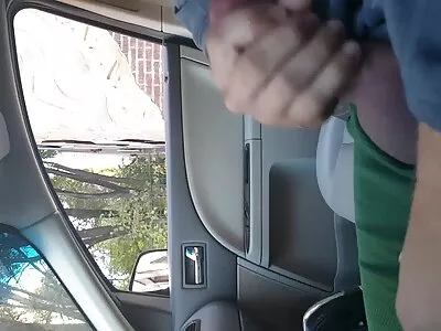 une Russe potelée aux cheveux noirs prend une bite dans une grotte film porne arab et une sodomie