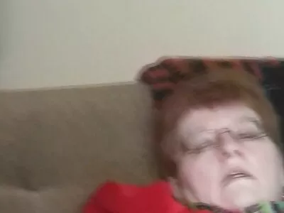 Un mec mature baise une belle étudiante porno film arabe dans un baiser sur la chatte