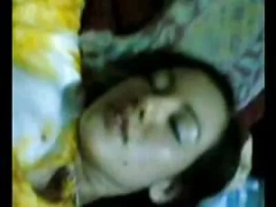 Un homme mûr a des relations sexuelles avec une porno movie arabe beauté athlétique