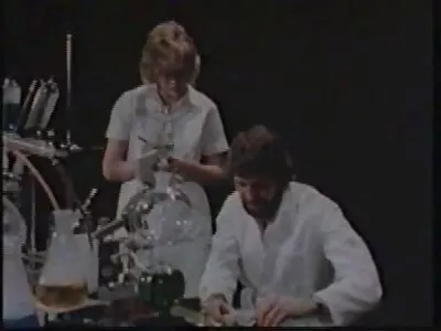 Embrasser une femme mûre et un homme dans le porno arab jdid cul