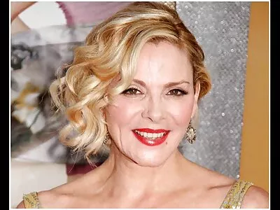 Tante adulte se film erotik arabe masturbe activement et embrasse en position de cancer