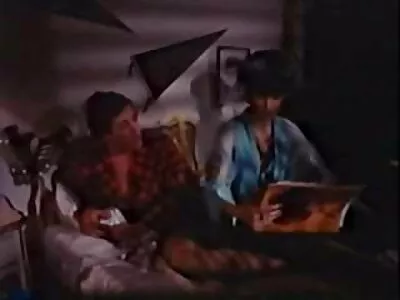 Maman et fils baisent sur le film porno arabe gratuit lit.