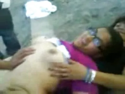 Deux lesbiennes jouant film sex porno arab sur Lanet