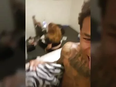 Mamie tatouée suce la bite de son film porno arabe 2018 petit-fils