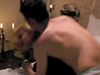 Elle video porno arab amateur embrasse sa chatte rasée mature si fort qu'elle se consacre à baiser fort avec son petit ami