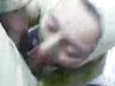 Un garçon mature en demi-baiser avec film x gratuit arabe un beau mec