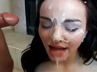 Une MILF noire se prend une bite blanche dans la chatte film prono arabe et du sperme dans la bouche